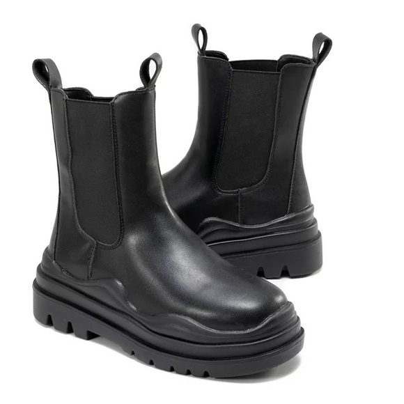 Black Chunky Platform Chelsea Boot - Picture 1 of 4